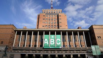 La Intendencia de Montevideo presentó un recurso de revocación de la resolución 1144/22 emitida por el directorio de OSE, para suspender el llamado a licitación para la construcción de la nueva planta potabilizadora uruguaya. La Intendencia de Montevideo presentó un recurso de revocación de la resolución 1144/22 emitida por el directorio de OSE, para suspender el llamado a licitación para la construcción de la nueva planta potabilizadora uruguaya.