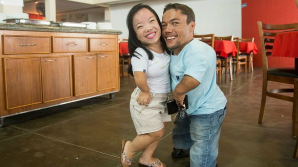 La pareja más pequeña del mundo quiere entrar al Libro Guinness