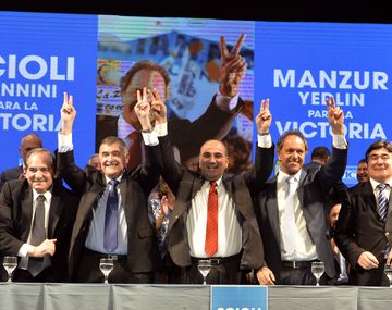 Contundente respaldo a Scioli