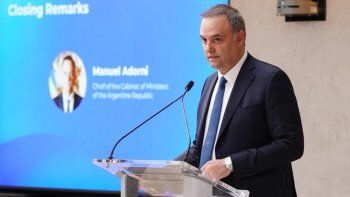 manuel adorni se defendio de las criticas tras llevar a su esposa en el avion presidencial: no nos van a... manuel adorni se defendio de las criticas tras llevar a su esposa en el avion presidencial: no nos van a...