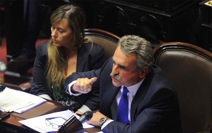 Reforma: Rossi acusó a la oposición de limitar el debate