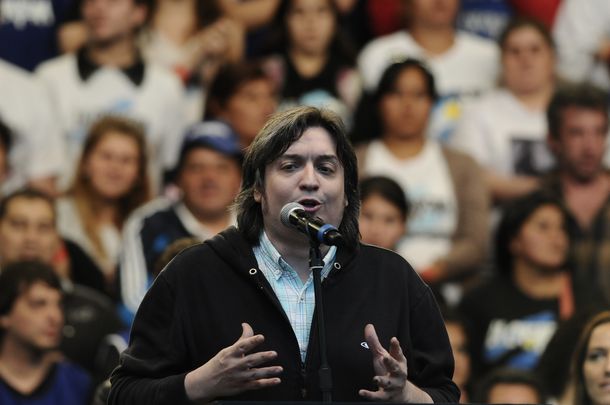 Intendentes kirchneristas presionan para que Máximo se postule a la Provincia