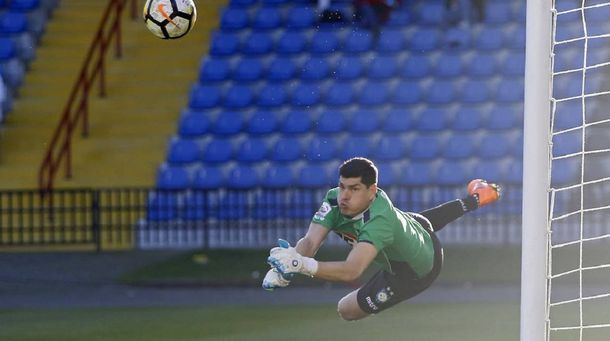 Todo por Boca: el boliviano Carlos Lampe tampoco viajará con su Selección para firmar con el Xeneize
