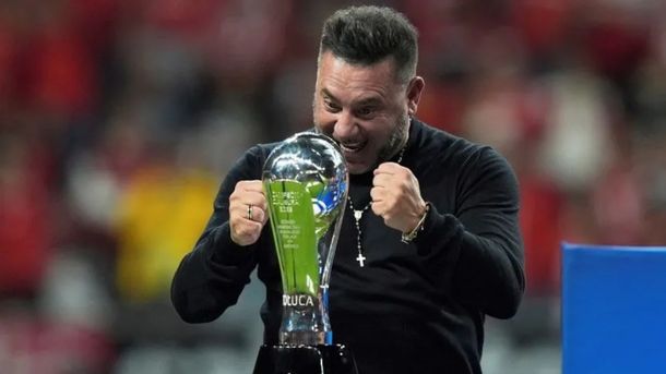 Tras sonar en Boca, el Turco Mohamed hizo historia con Toluca en México