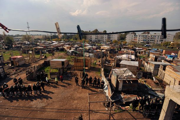 Legisladores denuncian agresiones en el desalojo de la villa Papa Francisco
