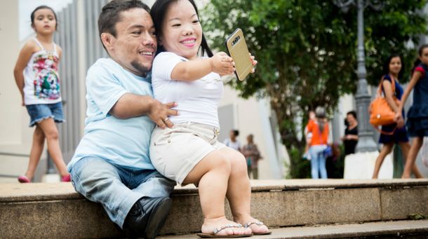 La pareja más pequeña del mundo quiere entrar al Libro Guinness