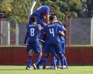 El buen gol del sobrino de Riquelme para la Reserva de Tigre