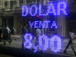 el oficial cotizo estable tras las precisiones del gobierno el oficial cotizo estable tras las precisiones del gobierno