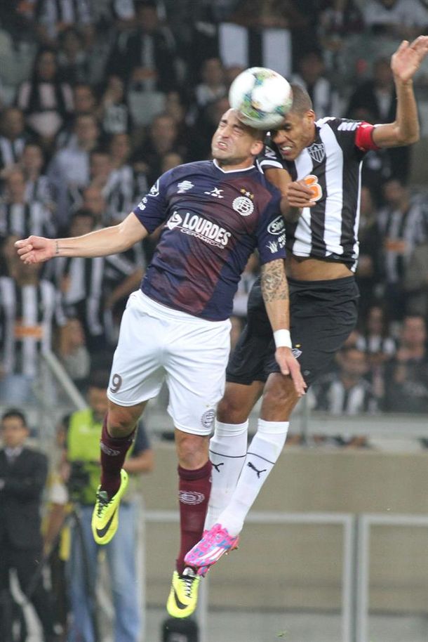 Dos goles en contra en tiempo suplementario dejaron a Lanús sin Recopa