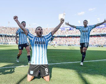 El gol de Maravilla Martínez para el 2-0 de Racing