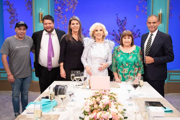 En la mesa de Mirtha Legrand, Dipy reivindicó el trabajo infantil