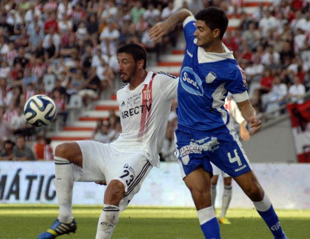 A Estudiantes no le alcanzó el empate ante Atlético Rafaela para llegar a la punta