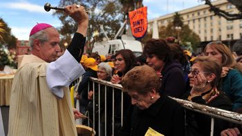 poli preside la misa de corpus christi en la catedral portena poli preside la misa de corpus christi en la catedral portena