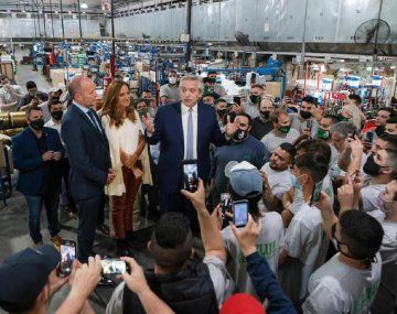 Alberto: Estamos para cuidar a los trabajadores argentinos