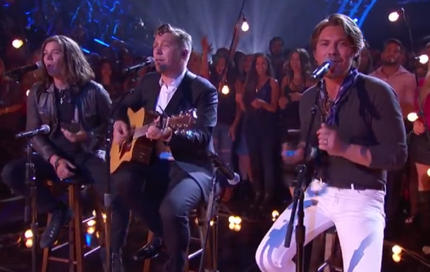 VIDEO: 20 años después, los hermanos Hanson se reencontraron y cantaron MMMBop