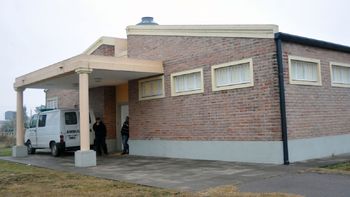 La morgue a la que fueron llevados los cuerpos. (Foto gentileza El Diario de La Pampa) La morgue a la que fueron llevados los cuerpos. (Foto gentileza El Diario de La Pampa)