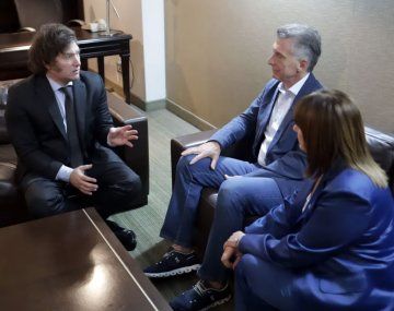 Javier Milei, Mauricio Macri y Patricia Bullrich en reunión.