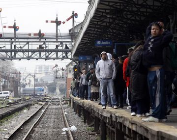 Reunión clave en el Ministerio de Trabajo para desactivar el paro de trenes