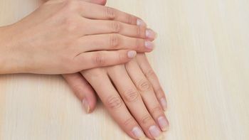 La vitamina C del limón ayuda mejorar tus uñas y tenerlas sanas y fuertes. La vitamina C del limón ayuda mejorar tus uñas y tenerlas sanas y fuertes.