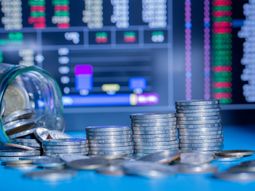 Tras la mejora de la nota crediticia, Uruguay tiene margen para subir otro escalón. Tras la mejora de la nota crediticia, Uruguay tiene margen para subir otro escalón.