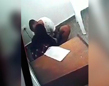 Descubren a una jueza besándose con un condenado a cadena perpetua