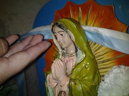 Virgen que llora sangre Virgen que llora sangre