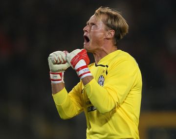 Conmoción en el fútbol: murió Alexander Manninger