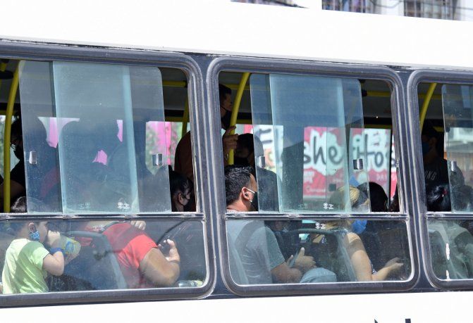 Nación reporta que con las clases presenciales hubo medio millón de personas más en el transporte público