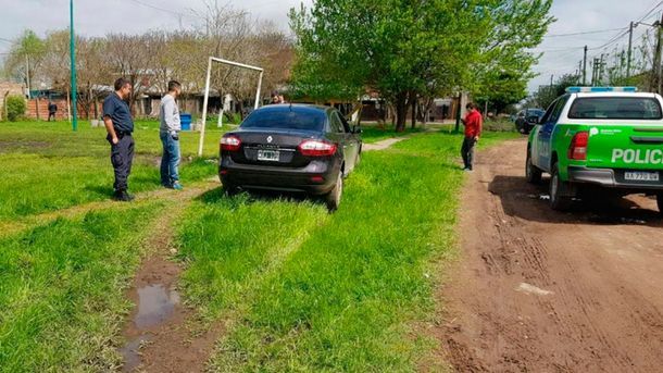 Violaron la cuarentena y agredieron salvajemente a dos policías que les pidieron identificación