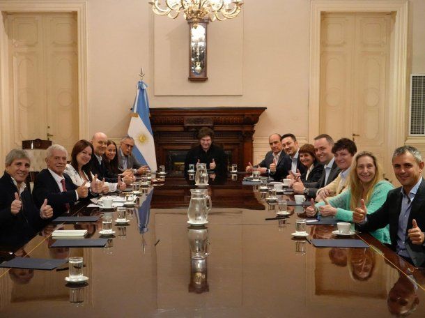Javier Milei encabezó una reunión de Gabinete en medio del paro de la CGT