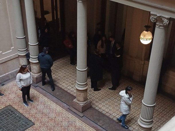 Aseguran que Martín Menem llamó a seguridad por un fuerte cruce entre diputados libertarios