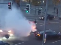 Un grupo de turcos cortó una calle en Alemania y empezó a los tiros Un grupo de turcos cortó una calle en Alemania y empezó a los tiros