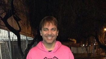 la indumentaria rosa de boca ya tiene su primer fanatico la indumentaria rosa de boca ya tiene su primer fanatico