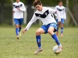 se fugo de velez y fue a probarse a inglaterra: jugara en el manchester city de guardiola se fugo de velez y fue a probarse a inglaterra: jugara en el manchester city de guardiola