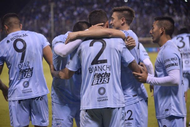 Atlético Tucumán eliminó a Huracán con un gol de Leandro Díaz