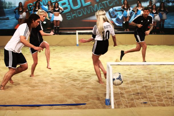 La sueca y Tinelli arrasaron en la arena y pasaron a la final