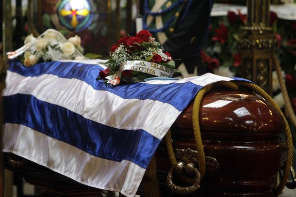 Hoy serán cremados los restos de Galeano