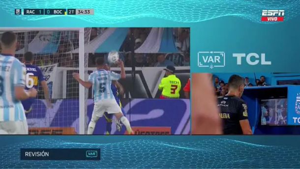 Polémica por el supuesto penal en Racing-Boca: qué dijeron exárbitros sobre la decisión de Falcón Pérez