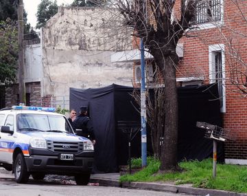 Un policía intentó evitar el robo de su camioneta y lo mataron
