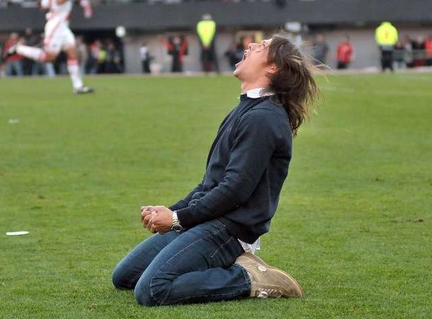 Almeyda polémico: Me pondría contento si River se va a la B