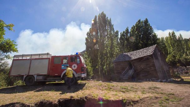 Ya son más de 2.000 las hectáreas quemadas en el Parque Nacional Los Alerces