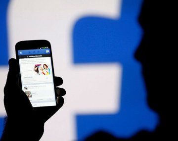 Procesaron a policía que captaba mujeres por Facebook para prostituirlas