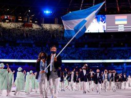 Así fue el pogo que armó la delegación argentina en el desfile de la ceremonia inaugural