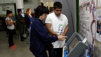 la ciudad preve que el resultado de la eleccion estara a la medianoche la ciudad preve que el resultado de la eleccion estara a la medianoche