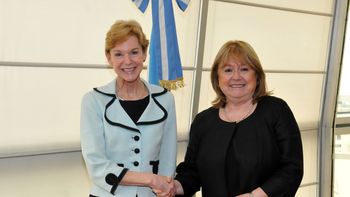 ¿quien es la enviada de obama para reanudar el dialogo con el pais? ¿quien es la enviada de obama para reanudar el dialogo con el pais?