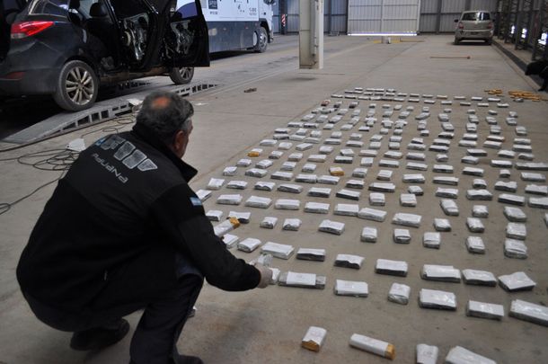 Secuestraron 145 kilos de marihuana en un auto de alta gama