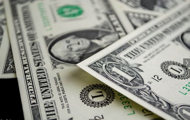 El dólar negro trepó 53 centavos a $13,68 pese a los controles en la City