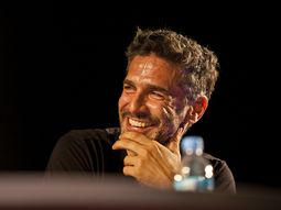 el metodo con humor de leo sbaraglia para grabar las escenas hot con eva de dominici el metodo con humor de leo sbaraglia para grabar las escenas hot con eva de dominici