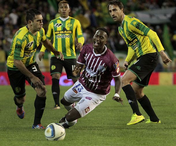 Aldosivi le ganó a Godoy Cruz y consiguió su primer triunfo como local en Primera