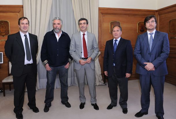 Firmaron un acuerdo para mejorar las estaciones del tren Sarmiento